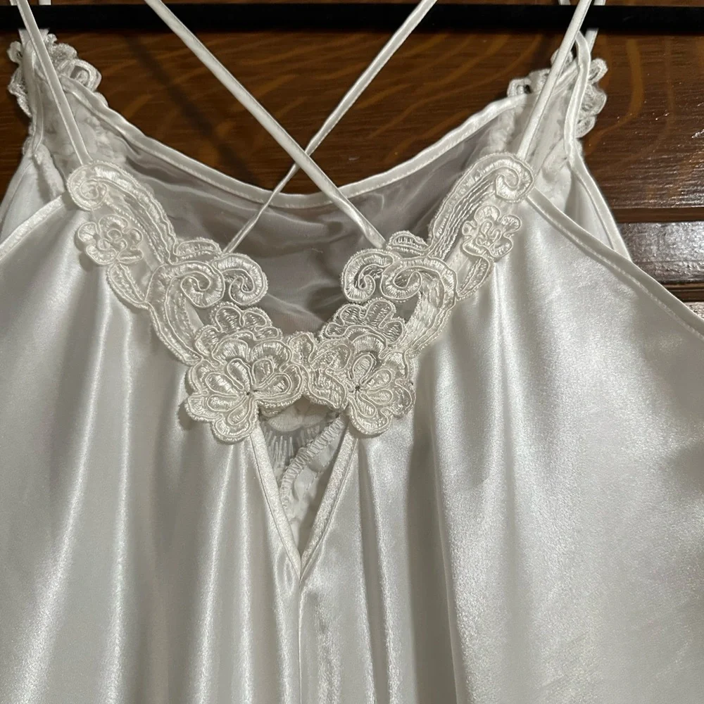 Vintage White Satin Slip Chemise with Lace V-Neck - Picture 5 of 10